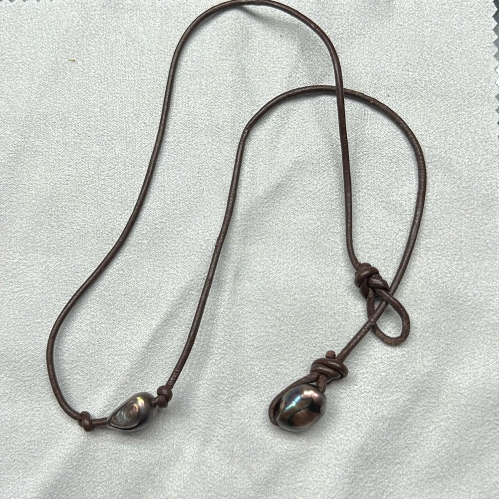 Black Pearl & Leather Necklace
